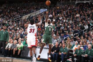 年的多诺万 年的多诺万