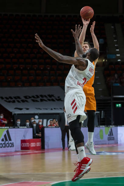 力正拍和坚 力正拍和坚